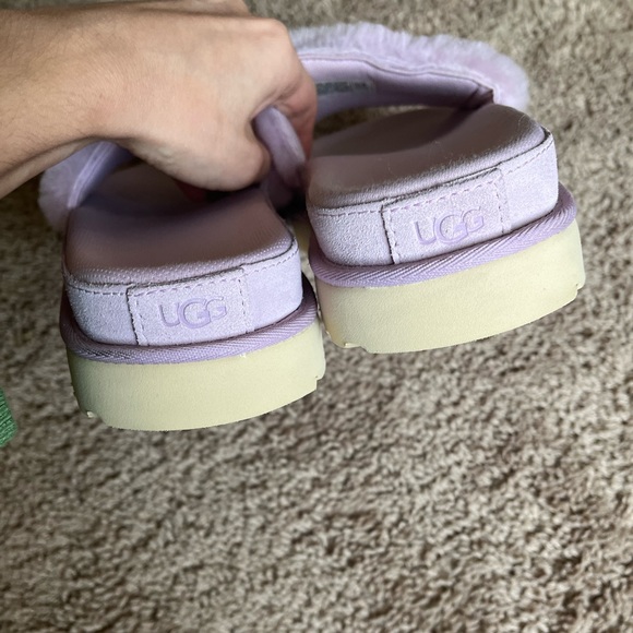 SOLD ON CROSSPOST UGG Laton Fluffy Flatform logo slides - Picture 9 of 14
